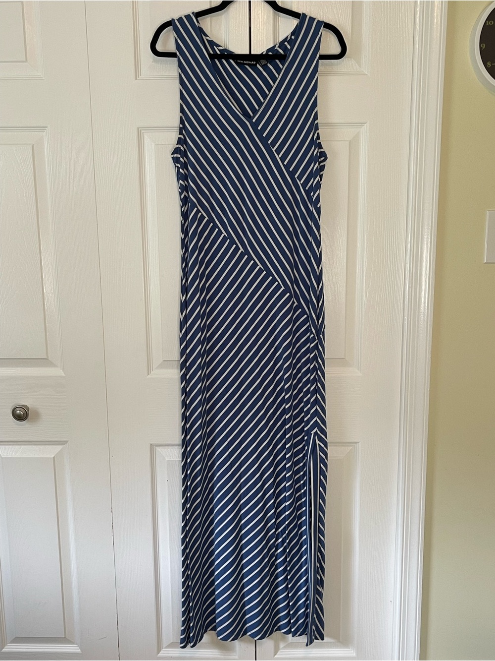 Nina Leonard Blue and White Diagonal Striped Sleeveless Maxi Dress with Slit
Xl